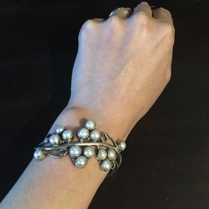 Silver and pearl botanical bracelet